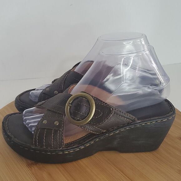 Born Brown Pebbled Leather Cross Strap Wedge Heel Sandals Buckle Size 7 W81086 - Picture 3 of 11
